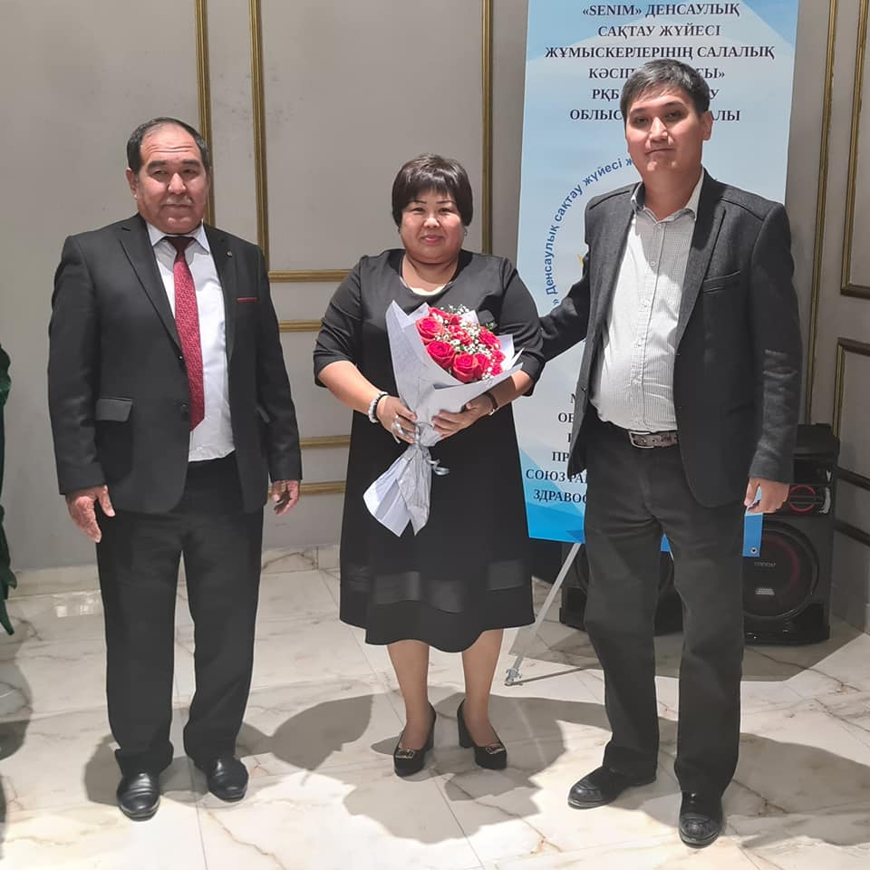 Сара Джей мен Лекскси Локхарт үлкен бөкселерді сығуды жақсы көреді