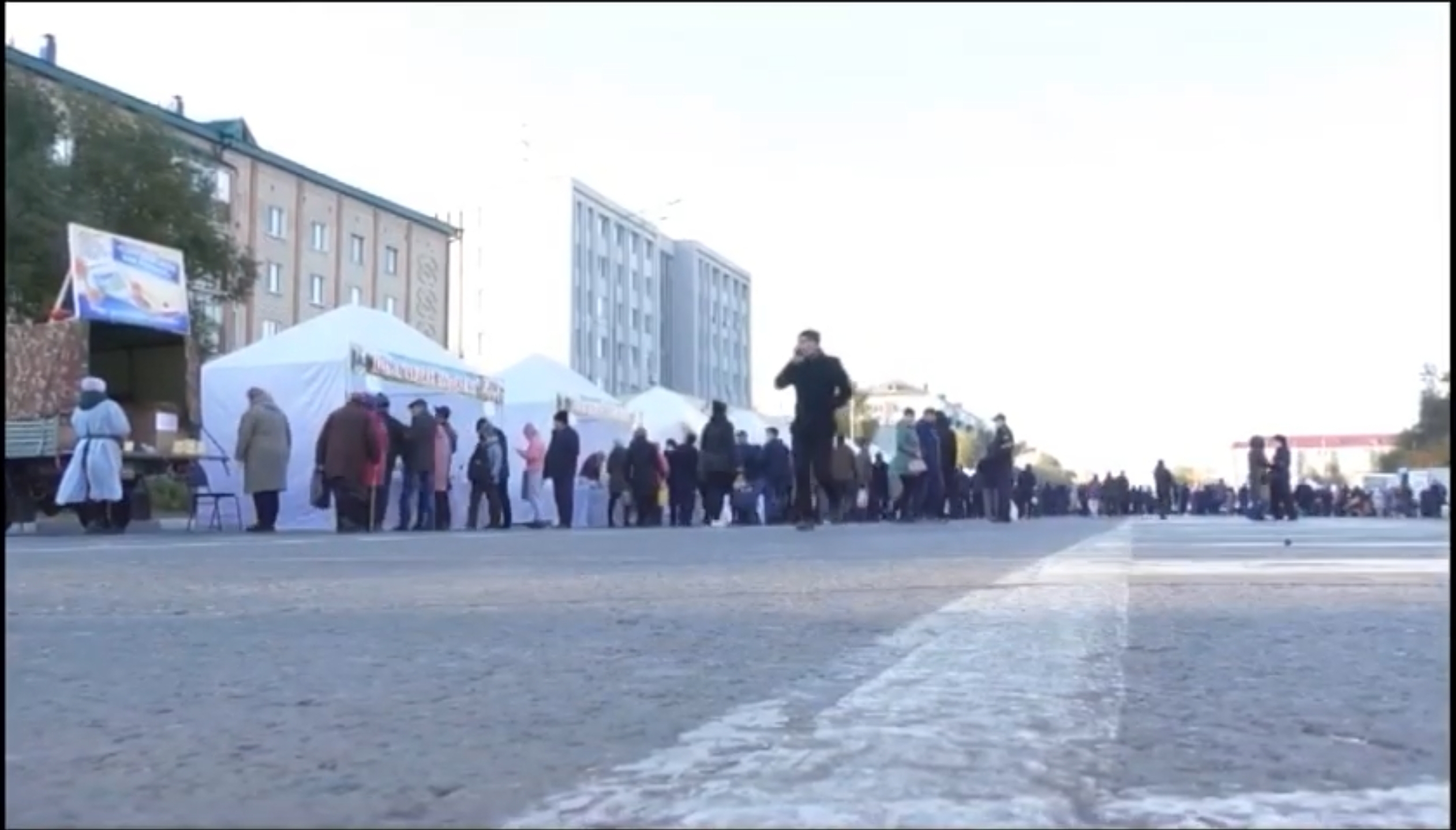 Петропавлда сенбінің таңында ауыл шаруашылығы жәрмеңкесі өтті