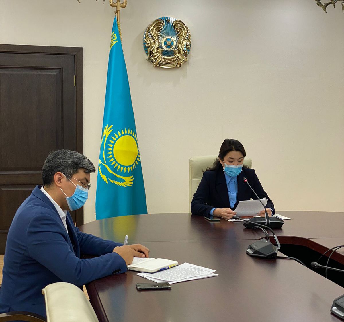 Медициналық қызметкерлердің эмоционалдық күйіп қалуының алдын алу бойынша пилоттық жоба ҚР екі қаласында іске қосылады - А. Гиният