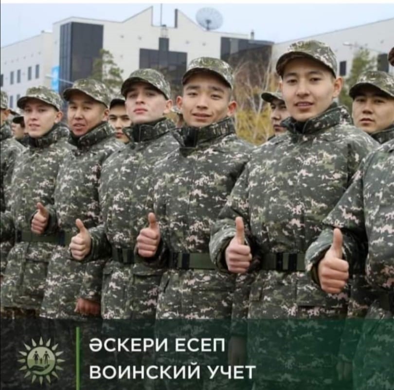 Мини юбка киген, шұлық киген бойжеткен ебілді Әтеш соратын әйелдердің суреттері