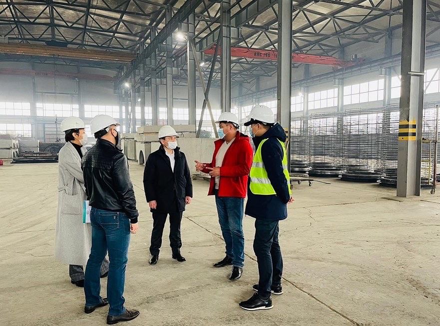 14 октября текущего года аким города Косшы Гайдар Касенов посетил один из крупных заводов в городе Косшы - «Сапа Су».