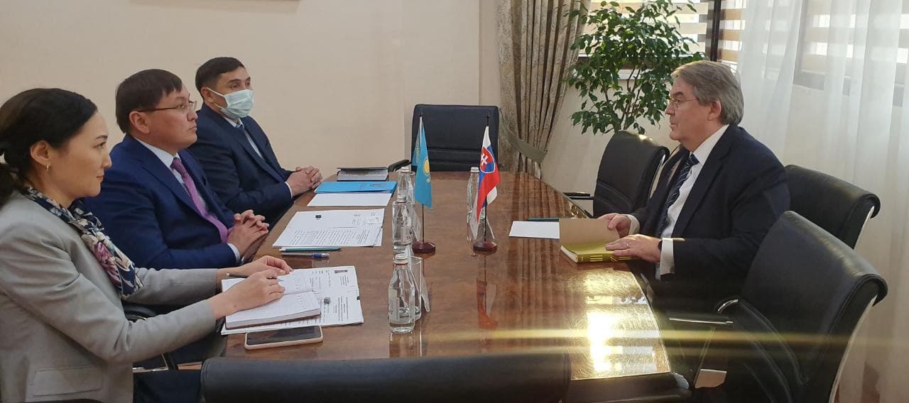 Ахметжан Примкулов встретился с Чрезвычайным и Полномочным Послом Словацкой Республики Миланом Колларом