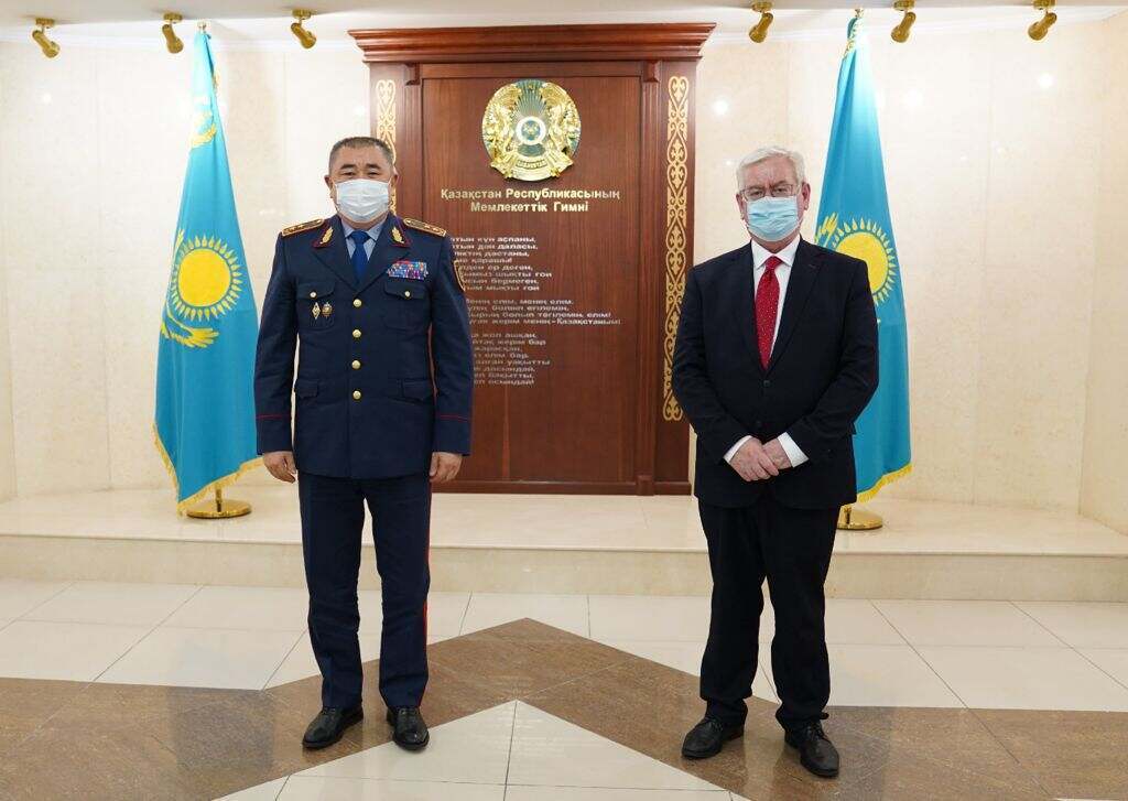 Тургумбаев встретился со специальными представителями ЕС по правам человека