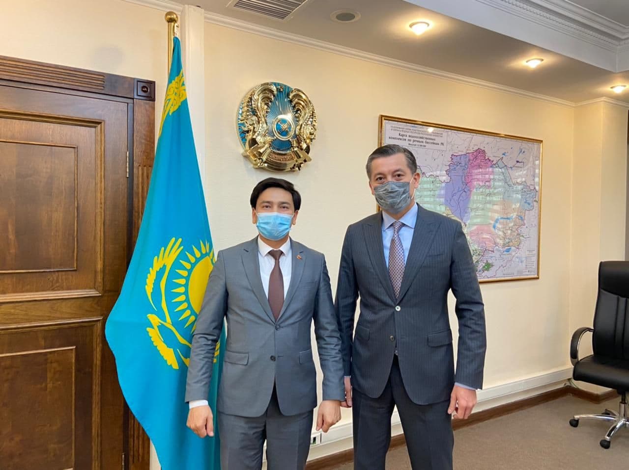 Серікқали Брекешев Қырғызстан елшісі Дастан Дюшекеевпен кездесті