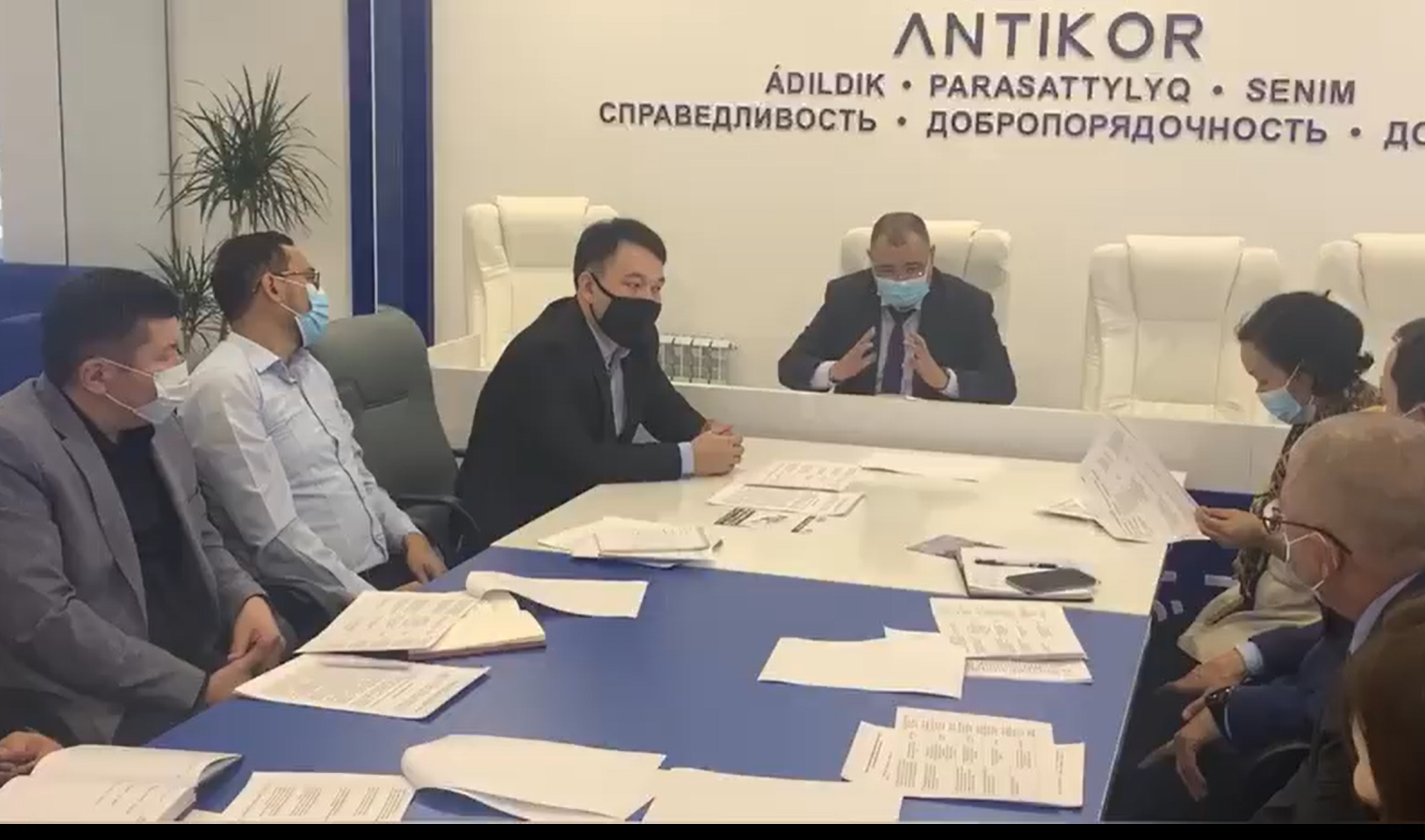 Working meeting with compliance officers from quasi-public and private sectors of the region