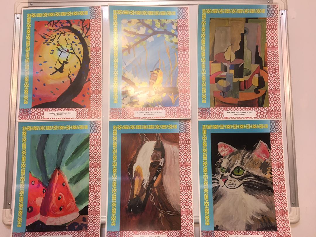 Төмен мойын сызығында кеуделі