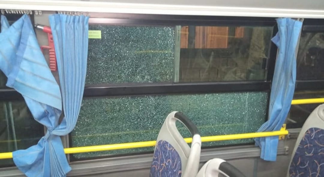 Родители подростков, разбивавших стекла автобусов, привлечены к ответственности