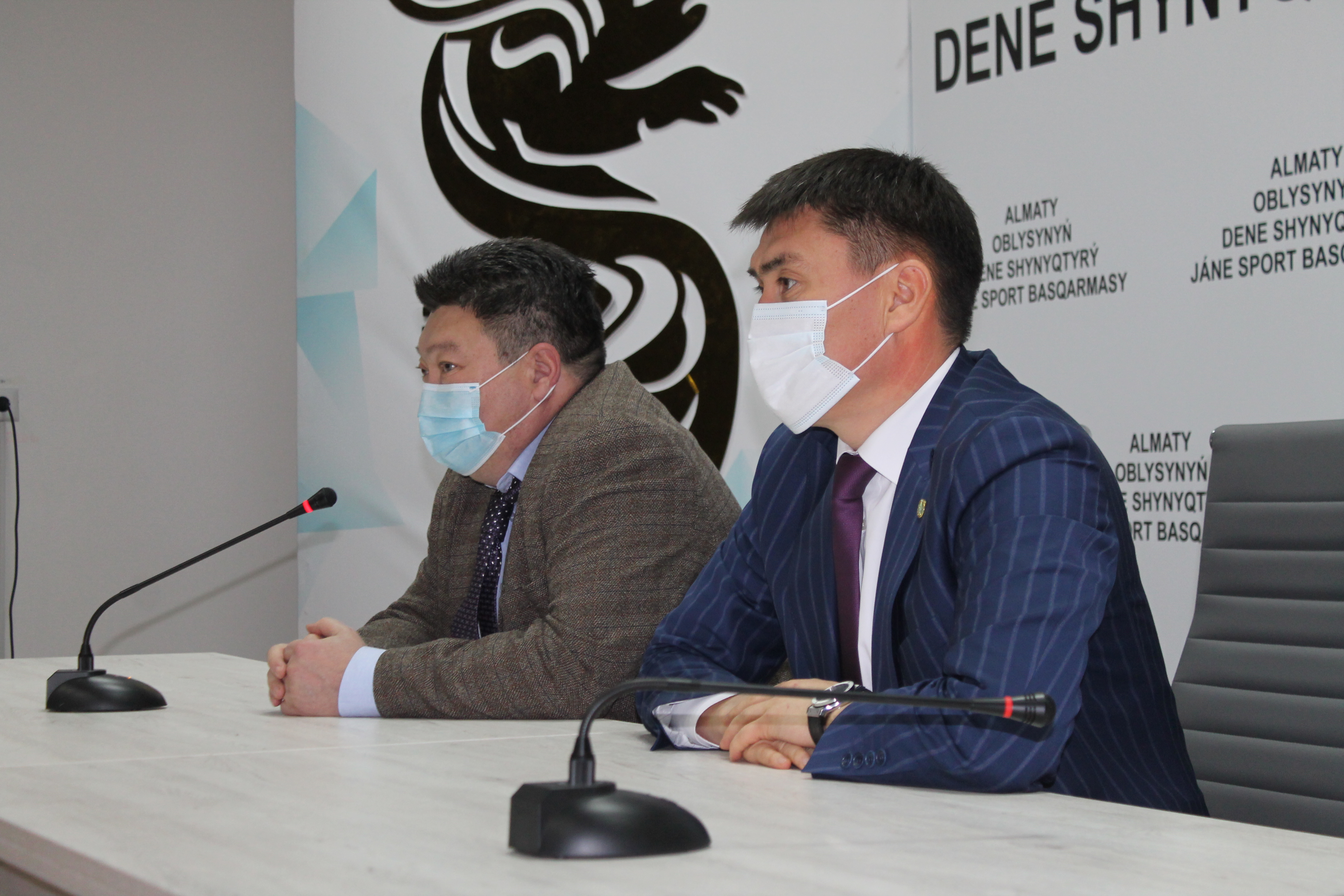 Подростки Алматинской области получили первую дозу вакцины Comirnaty