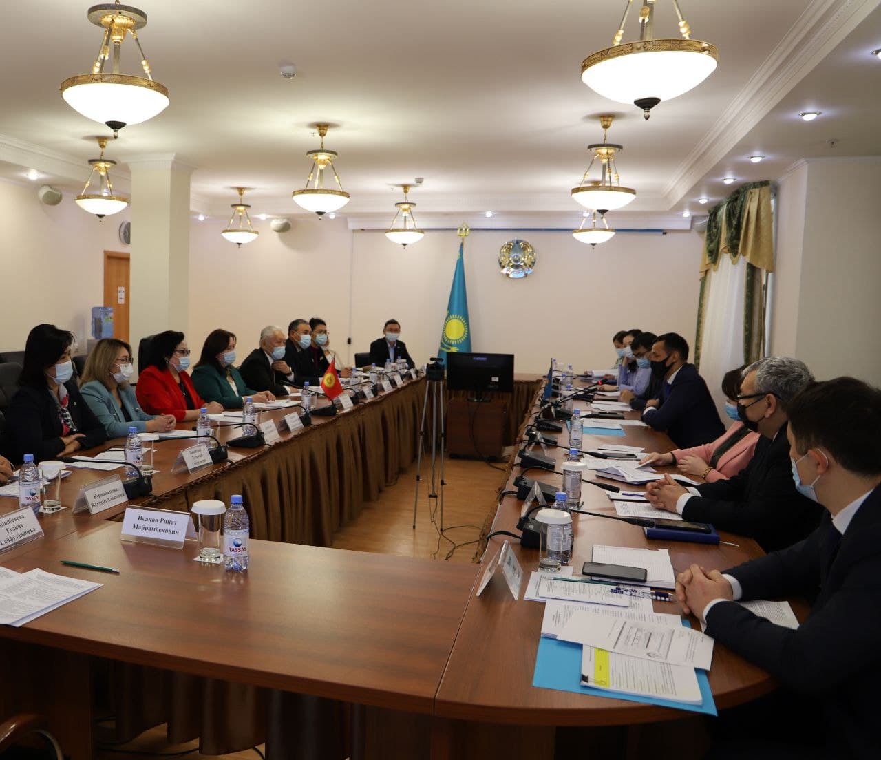 Еңбекмині өкілдері қырғызстандық әріптестерімен тәжірибе бөлісіп, ынтымақтастық жайын талқылады