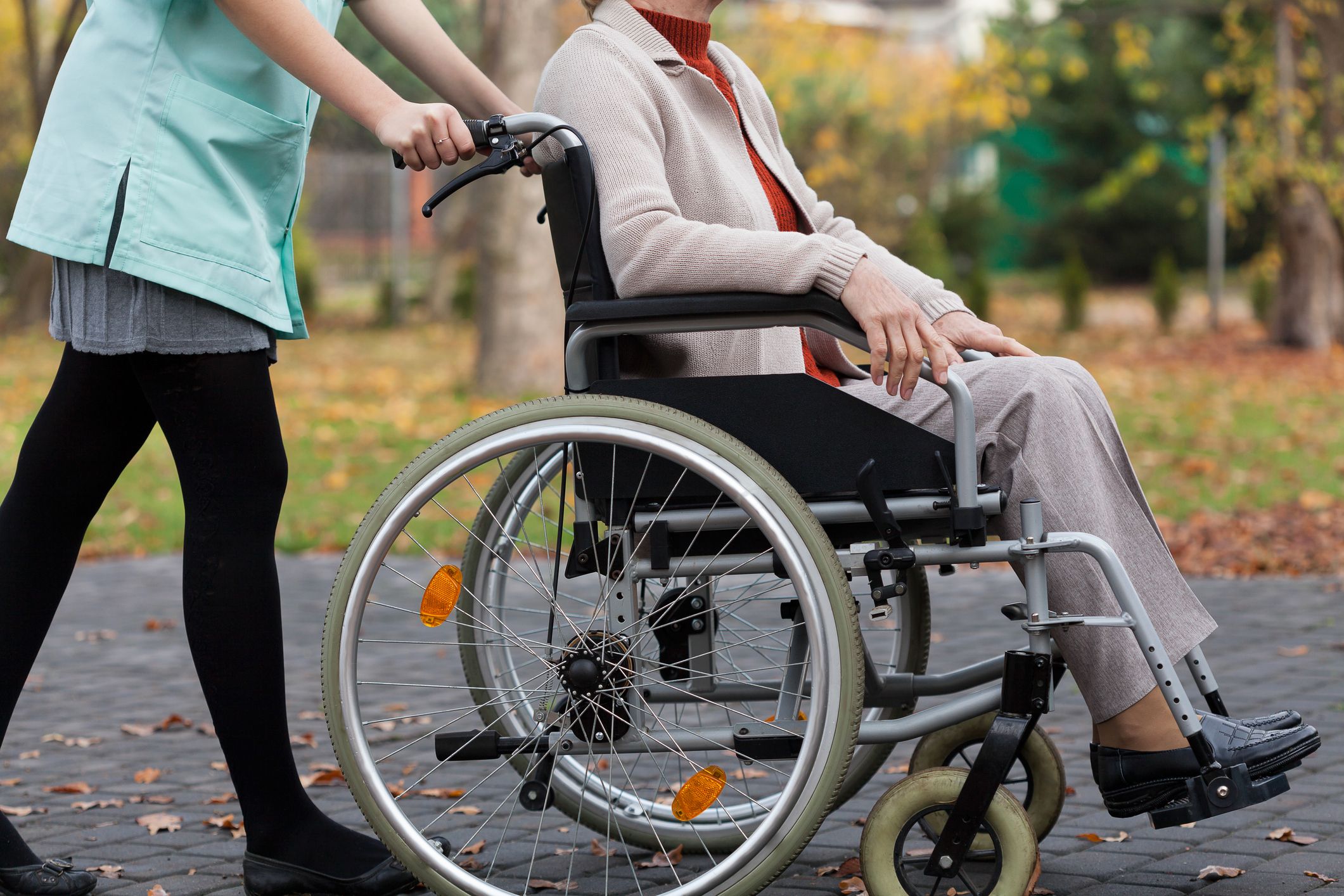 Пособие по уходу за инвалидом I группы вне зависимости от причины инвалидности введено в Казахстане