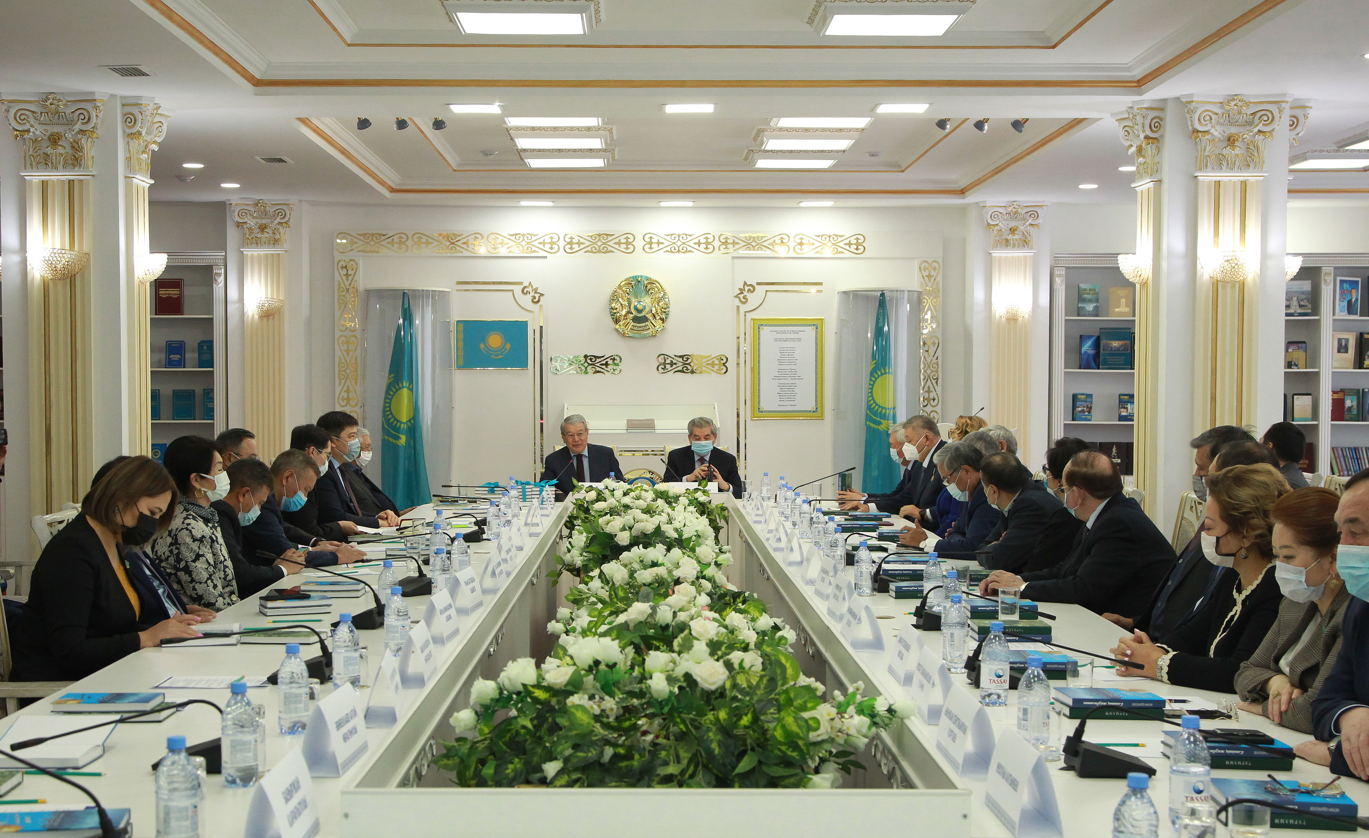 Замминистра иностранных дел РК принял участие в презентации книги видного казахстанского дипломата И. Адырбекова