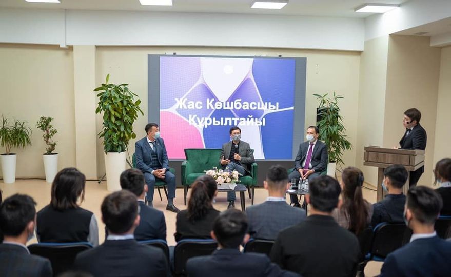 Министр образования и науки РК Асхат Аймагамбетов встретился со школьниками - лидерами организаций самоуправления