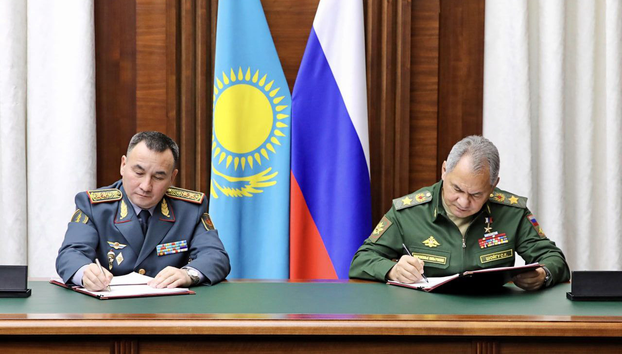 Министры обороны Казахстана и России утвердили новую программу стратегического партнерства