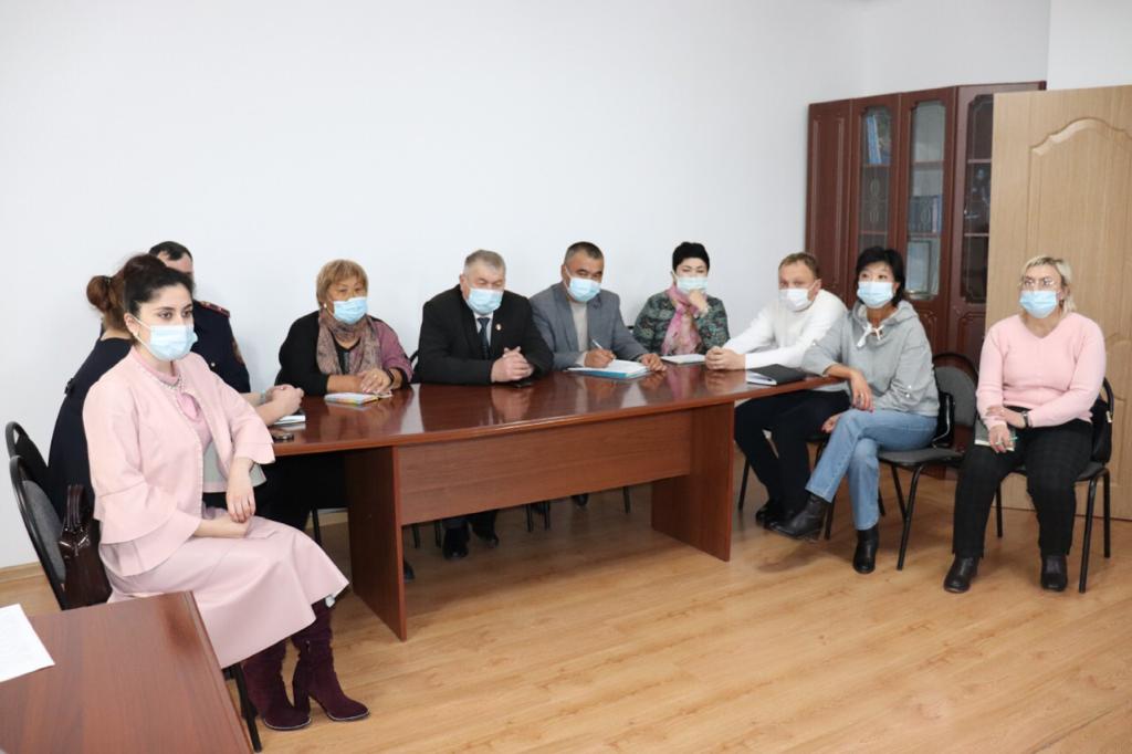 Ересек адаммен әдемі порно