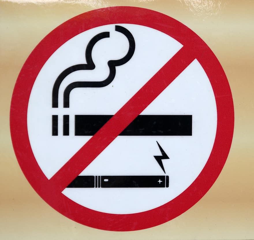 Продажа, выкладка, демонстрация и реклама табачных изделий запрещены и влекут штраф