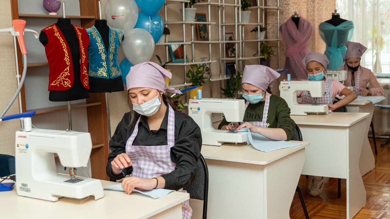 В двух детских домах Караганды открыли мастерские по профориентации