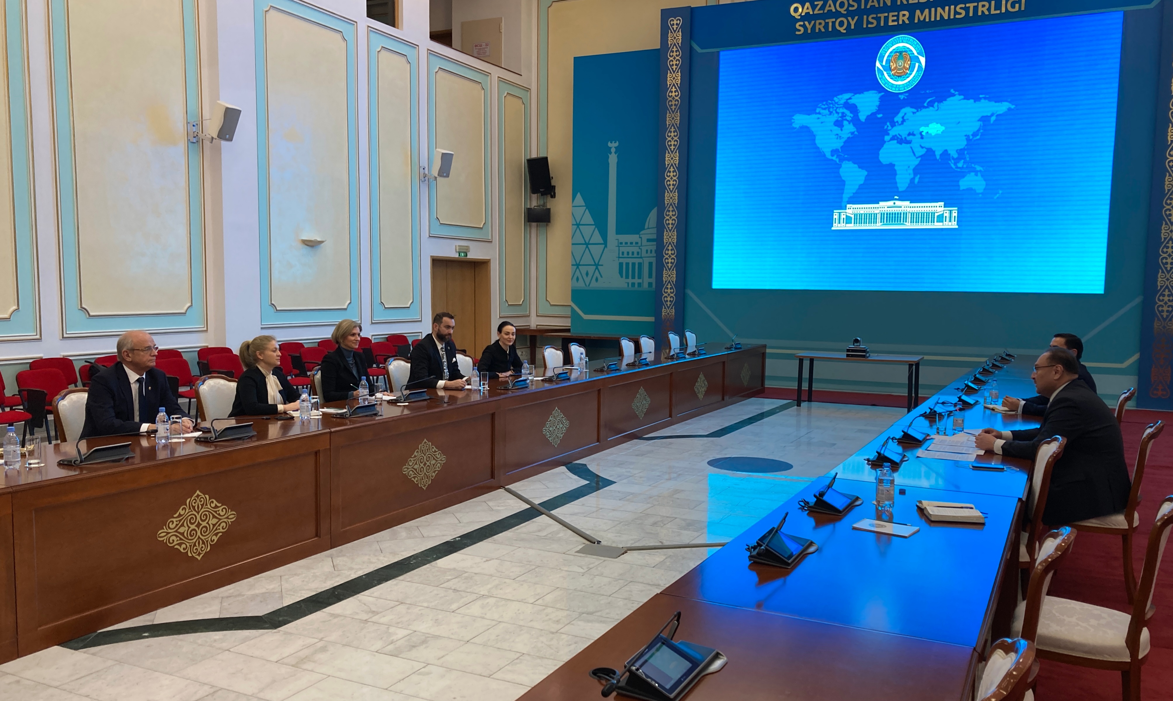 О встрече в МИД Казахстана с вице-президентом Сената Румынии