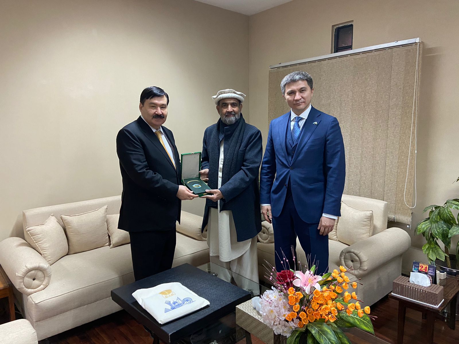 H.E. Mr. Bulat Sarsenbayev, the Board Chairman of N. Nazarbayev Centre for interconfessional development met Dr. Qibla Ayaz, the Chairman of the Islamic Ideology Council