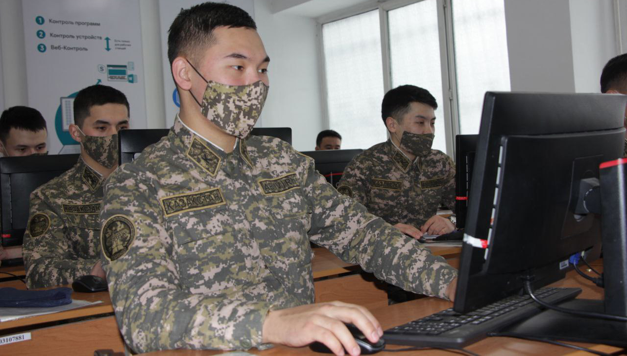 В военных учебных заведениях усиливается подготовка IT-специалистов