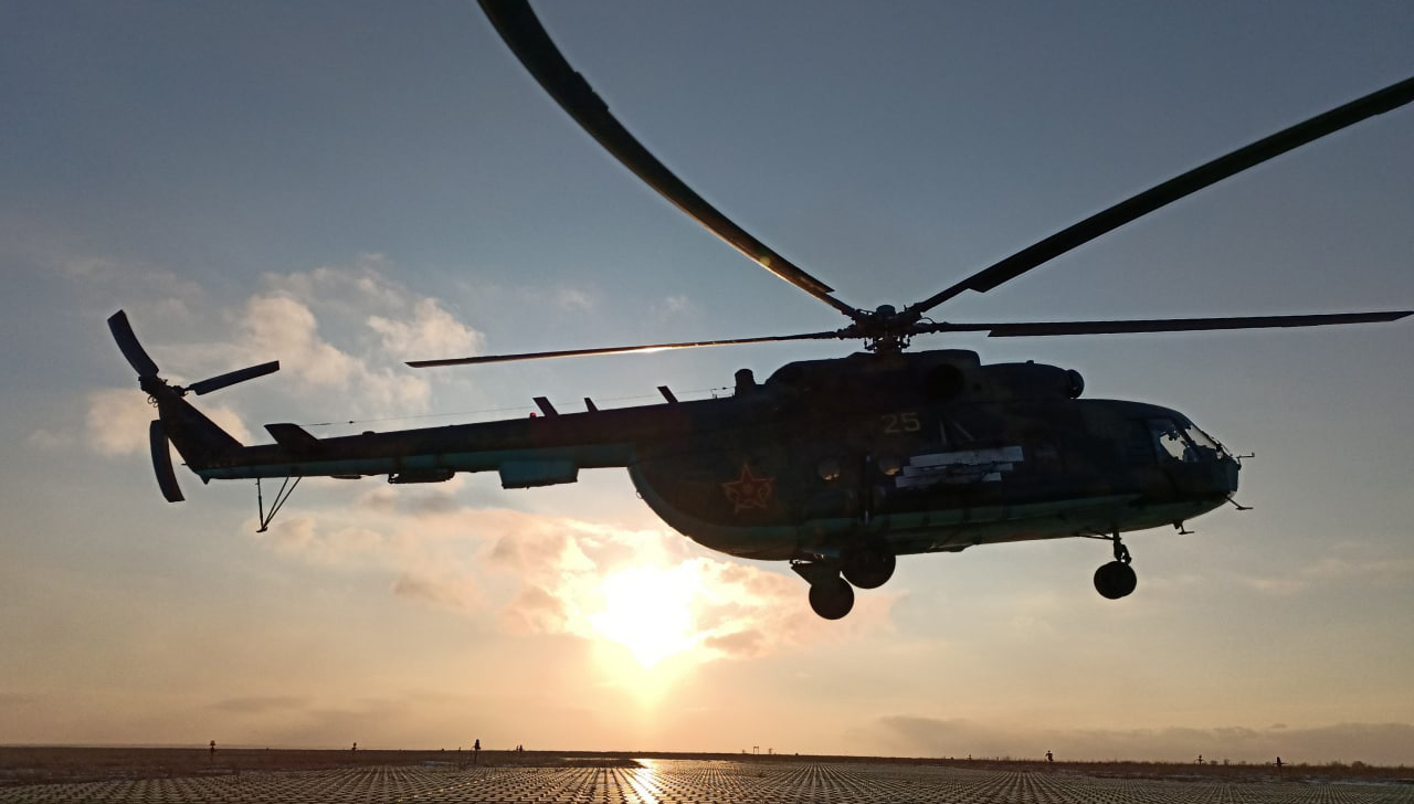 Полеты на обновленном военном аэродроме