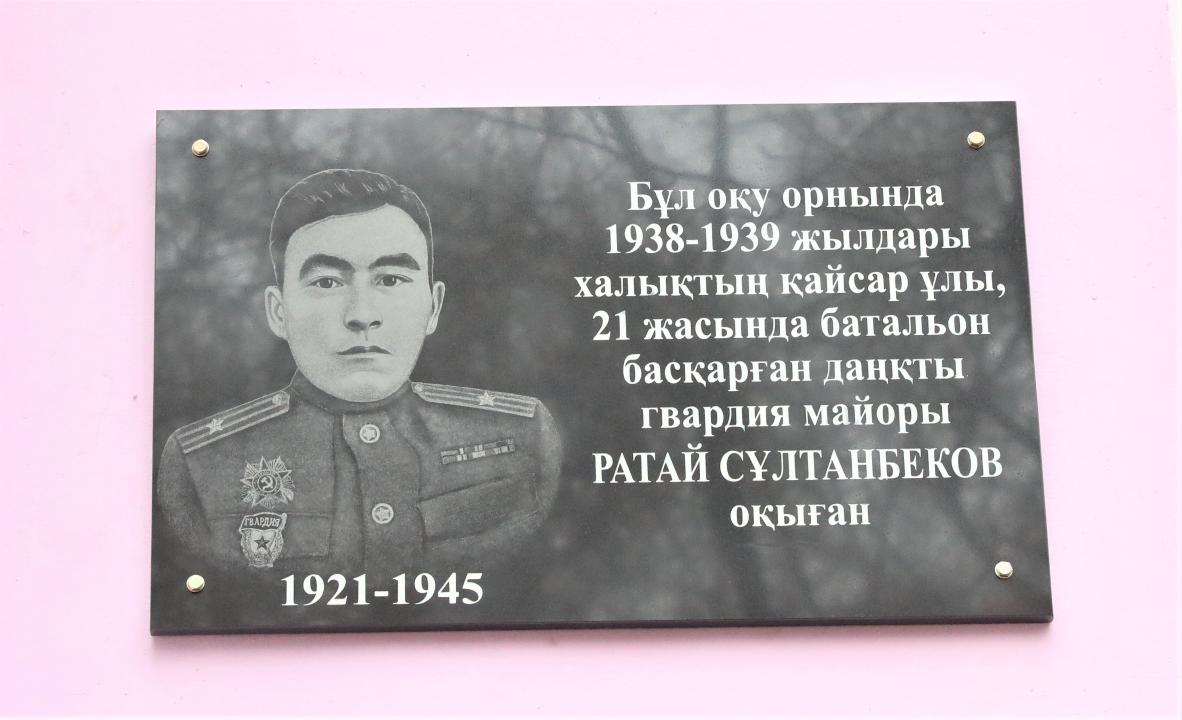 Жас әйелдермен жыныстық қатынастың жақыннан түсірілген фотосуреттері