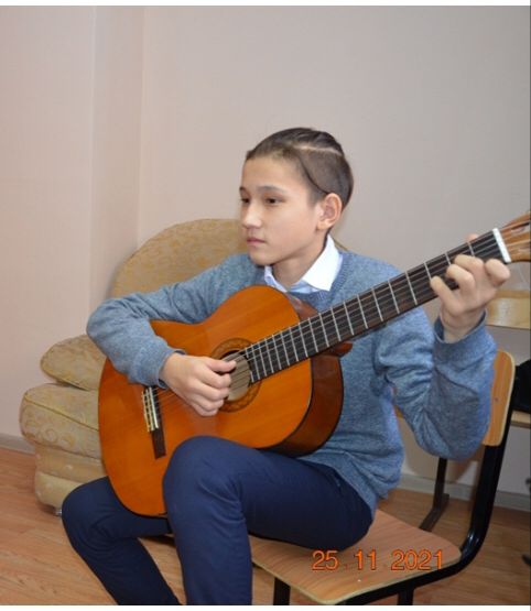 Республиканский онлайн конкурс-фестиваль юных гитаристов «Гитарные фрески», посвященного Дню Первого Президента Республики Казахстан