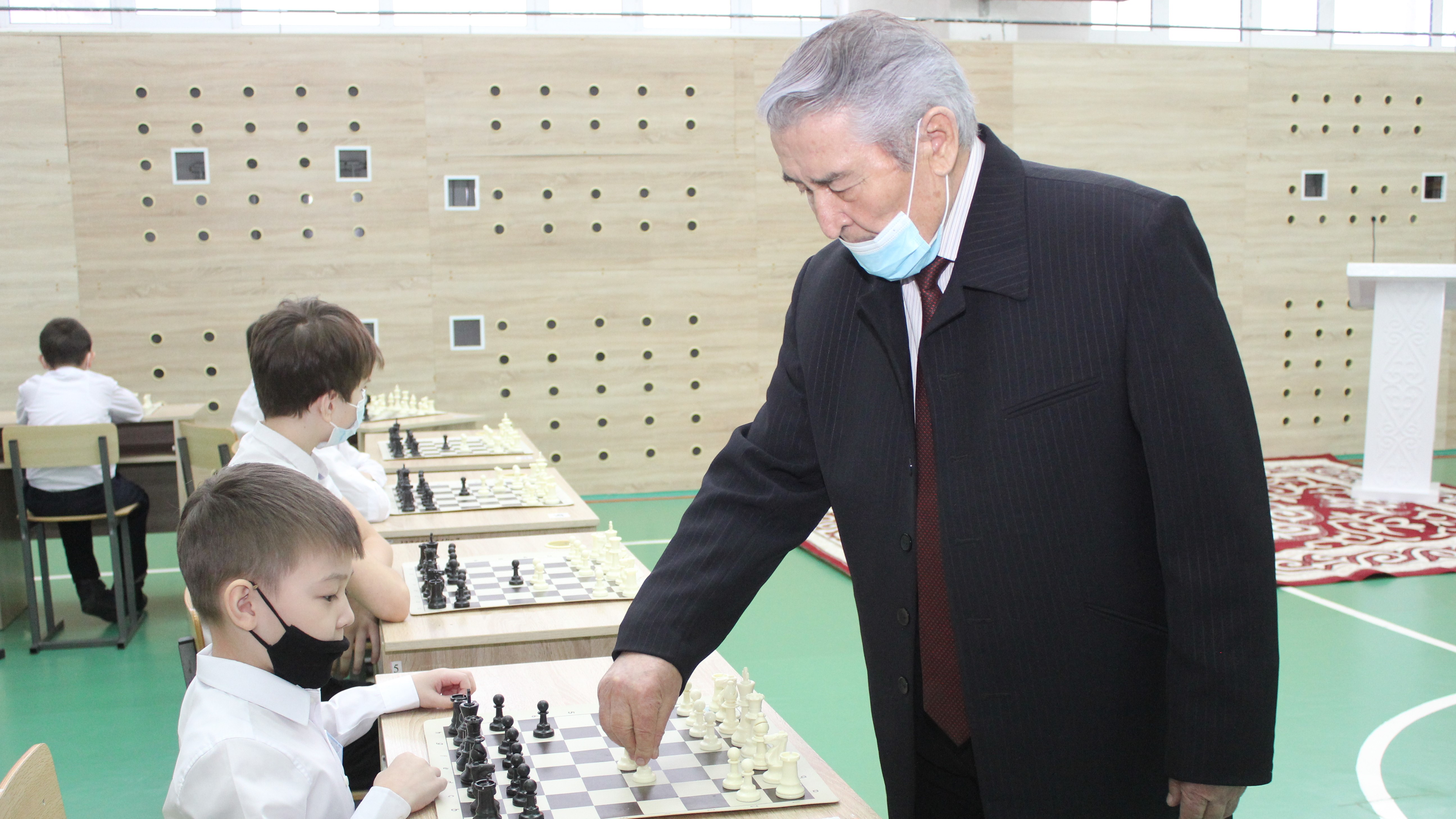Көкшетаулық оқушысы бір мезгілді шахмат ойын сеансында жақсы нәтижелер көрсетті