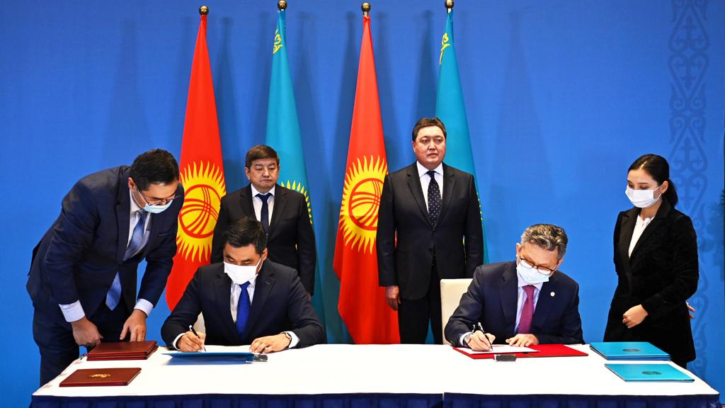 Казахстан и Кыргызстан построят на границе индустриальный торгово-логистический комплекс