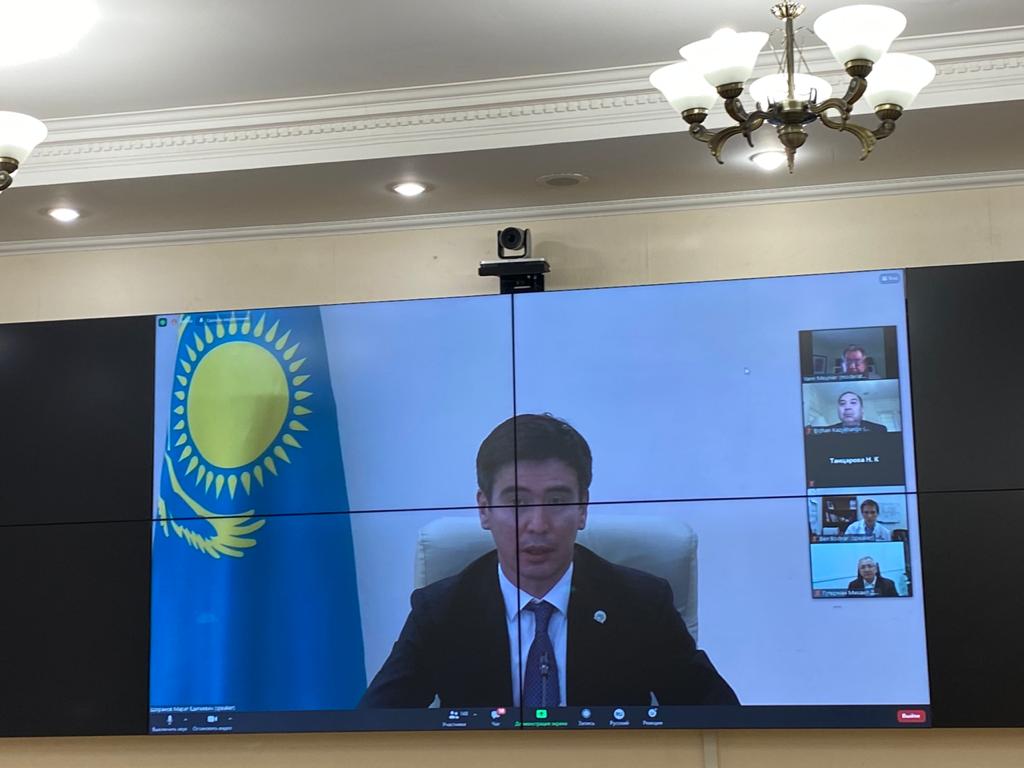 Онлайн-вебинар с представителями клиники Хопкинса провели в Минздраве