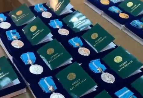 Ауданымызда 5997 көп балалы аналар тіркелген. Оның ішінде 463 «Алтын алқа» және 942 «Күміс алқа» иегерлері бар. Бүгін олардың қатары тағы да 16 Батыр анамен толықты.