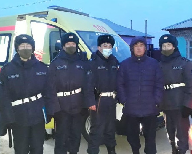 Мужчину с судорожным синдромом спасли гвардейцы в Кызылорде
