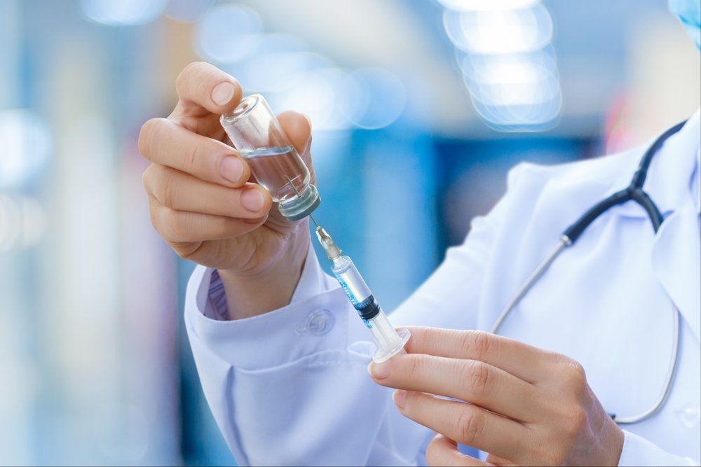 Вакцинаның үшінші дозасын кімдер алу керек: ДДСҰ жауап берді