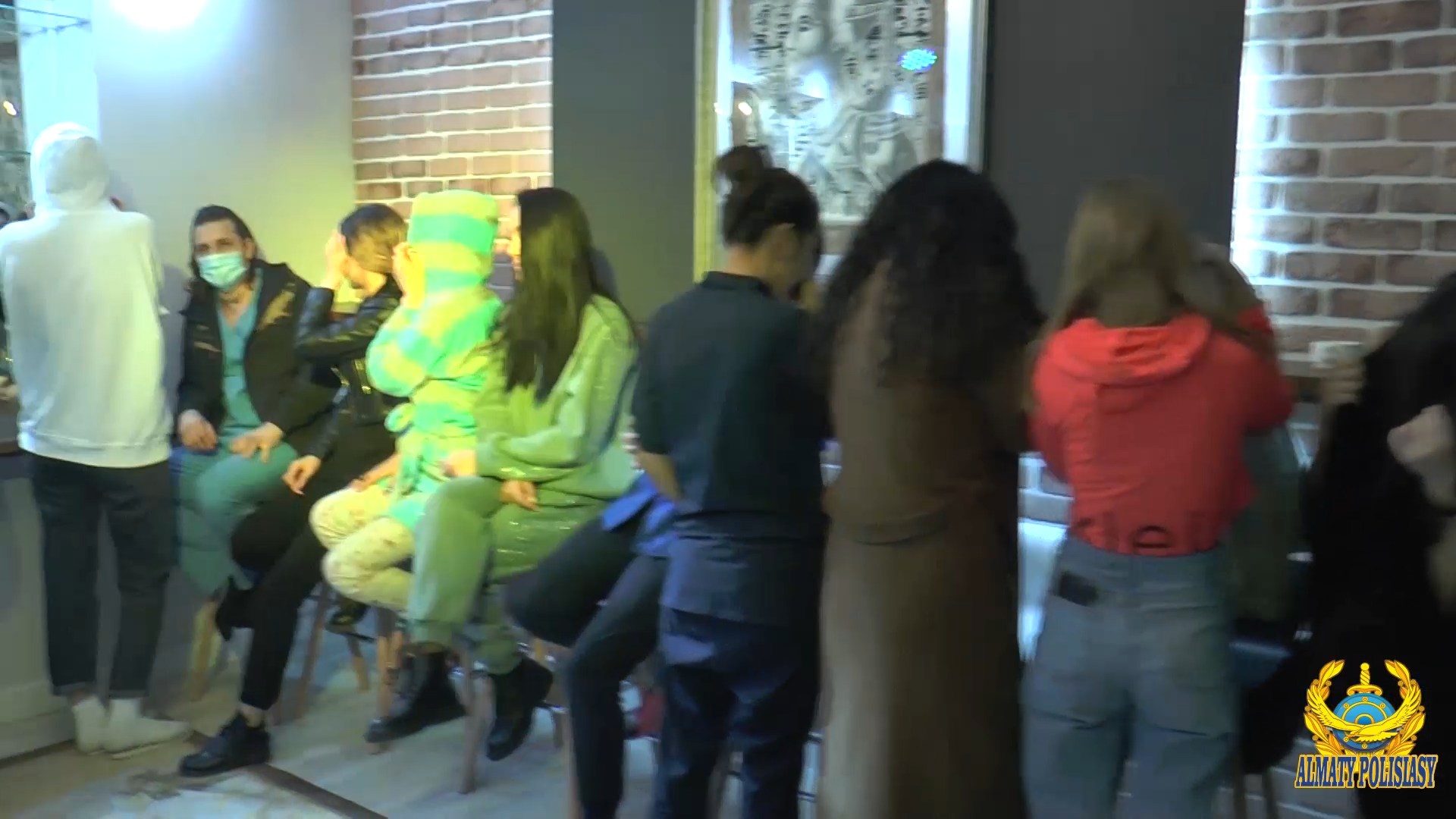 Әуесқойлар ұсынған