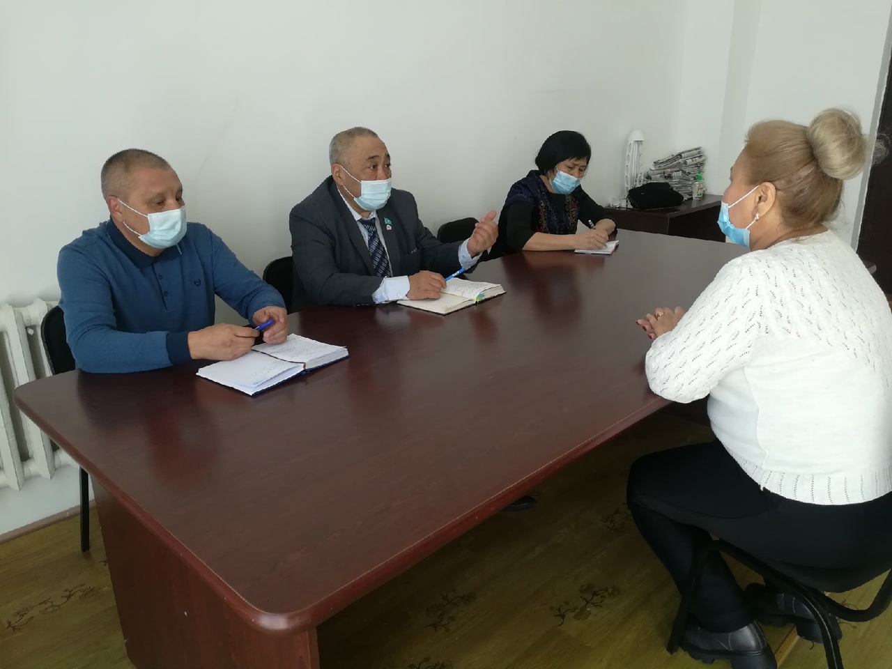 Депутаты провели прием граждан в селе Гастелло