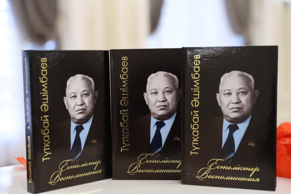 Одри Холлдер порно видео