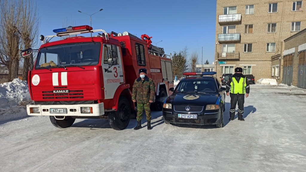Уступи дорогу пожарной машине