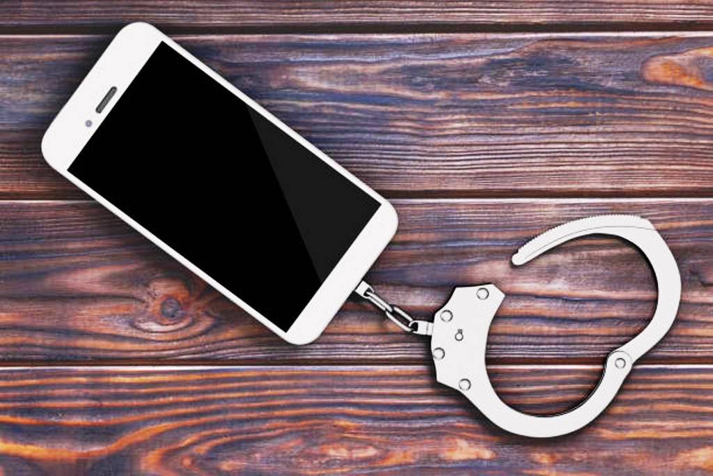 Қарағандыда сауда үйінің қызметкерінен ұялы телефон ұрлаған күдікті ұсталды