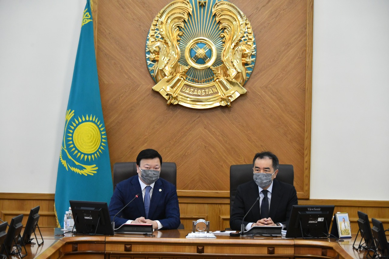 В Алматы на заседании оперативного штаба рассмотрены актуальные вопросы  противодействия COVID-19
