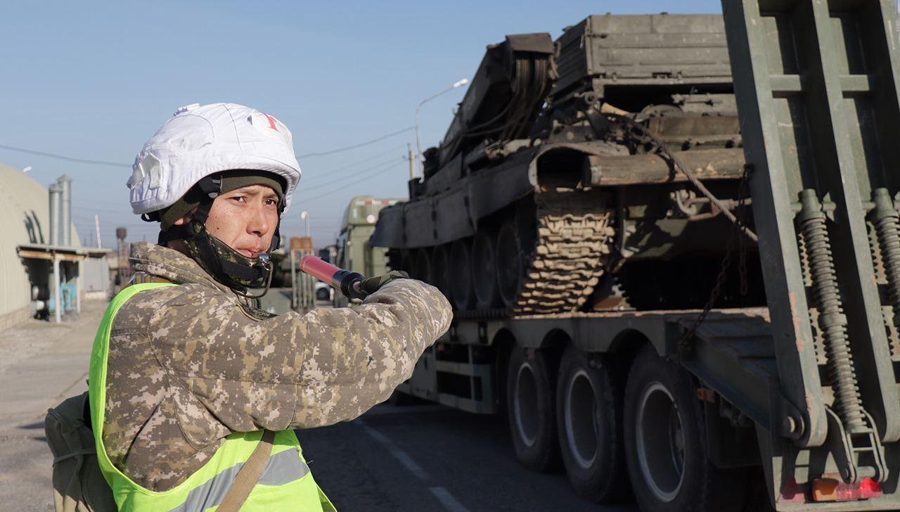 Воинские части Вооруженных Сил подняты по тревоге