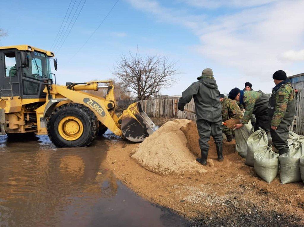 Шығыс Қазақстандағы әскери қызметшілер су тасқынына қарсы іс-шараларды жалғастыруда