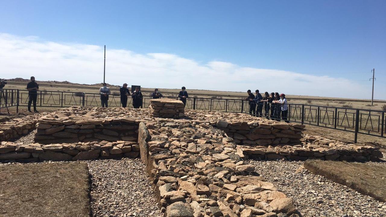 Шұлықтағы қыздардың интимдік фотосуреттері