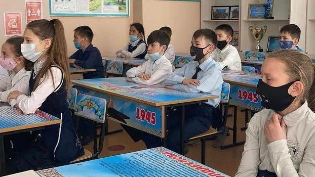 «Парта памяти»: в Приозёрске проходит акция к 76-й годовщине Победы в ВОВ