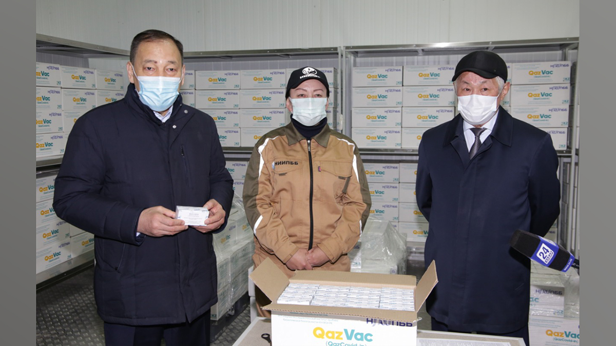 CОVID-19-ға қарсы QazVac (QazCovid-in) қазақстандық вакцинасының алғашқы партиясы жөнелтілді