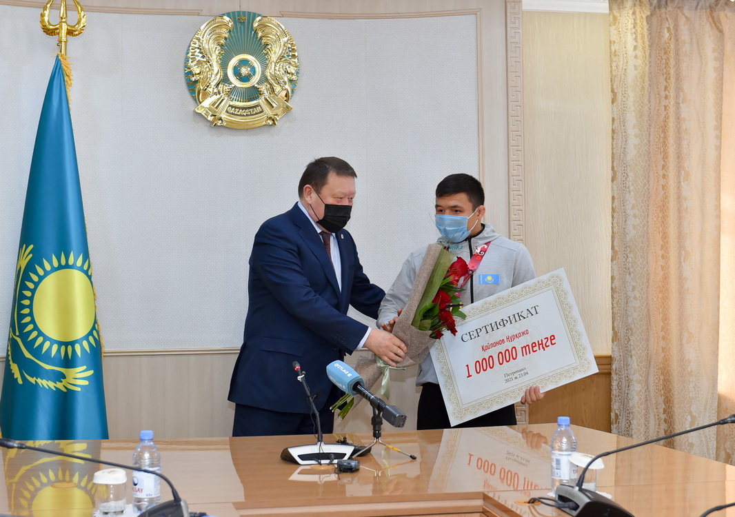 Екі дүркін Азия чемпионын қошаметтеу