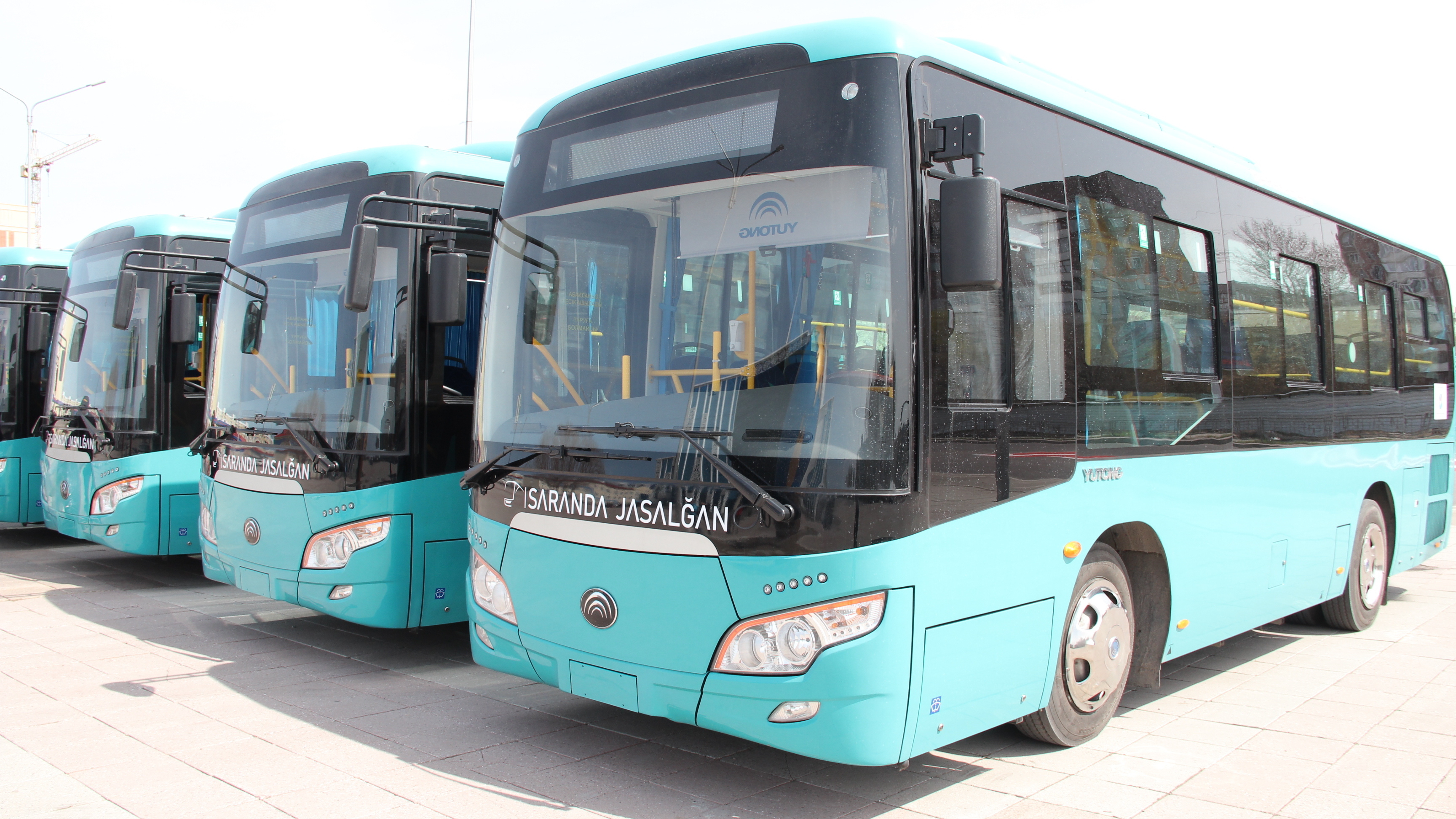 На дороги Караганды вышли новые автобусы саранского завода