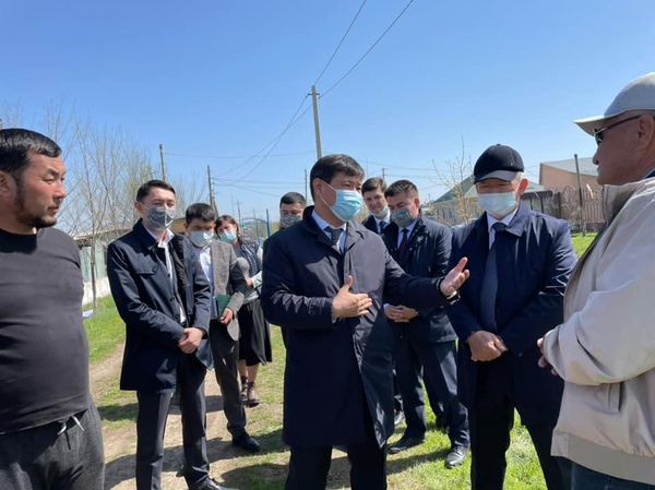 ҚАЛА ӘКІМІНІҢ ОРЫНБАСАРЫ «АҚЖАР» ТҰРҒЫНДАРЫМЕН КЕЗДЕСТІ
