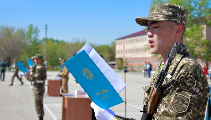 Приведение молодого пополнения к военной присяге