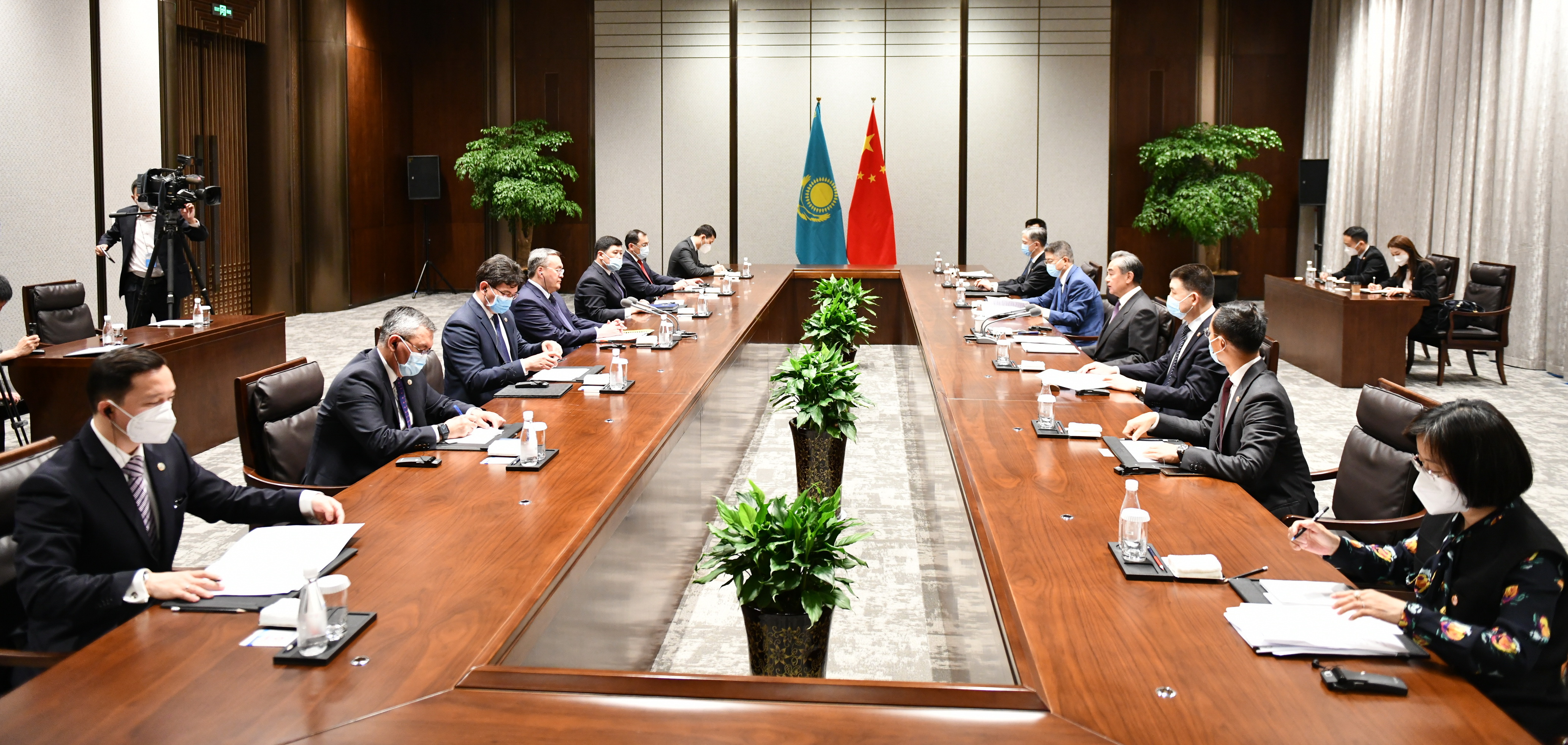 On the bilateral meetings of Minister Mukhtar Tileuberdi and the Foreign Ministers of China and Kyrgyzstan