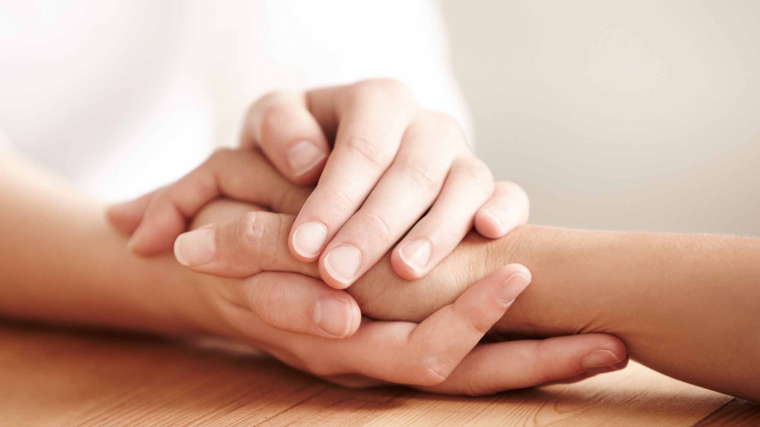 бабушка в пансионате. забота психолог. забота о пожилых. социальная реабилитация пожилых. соц работник.