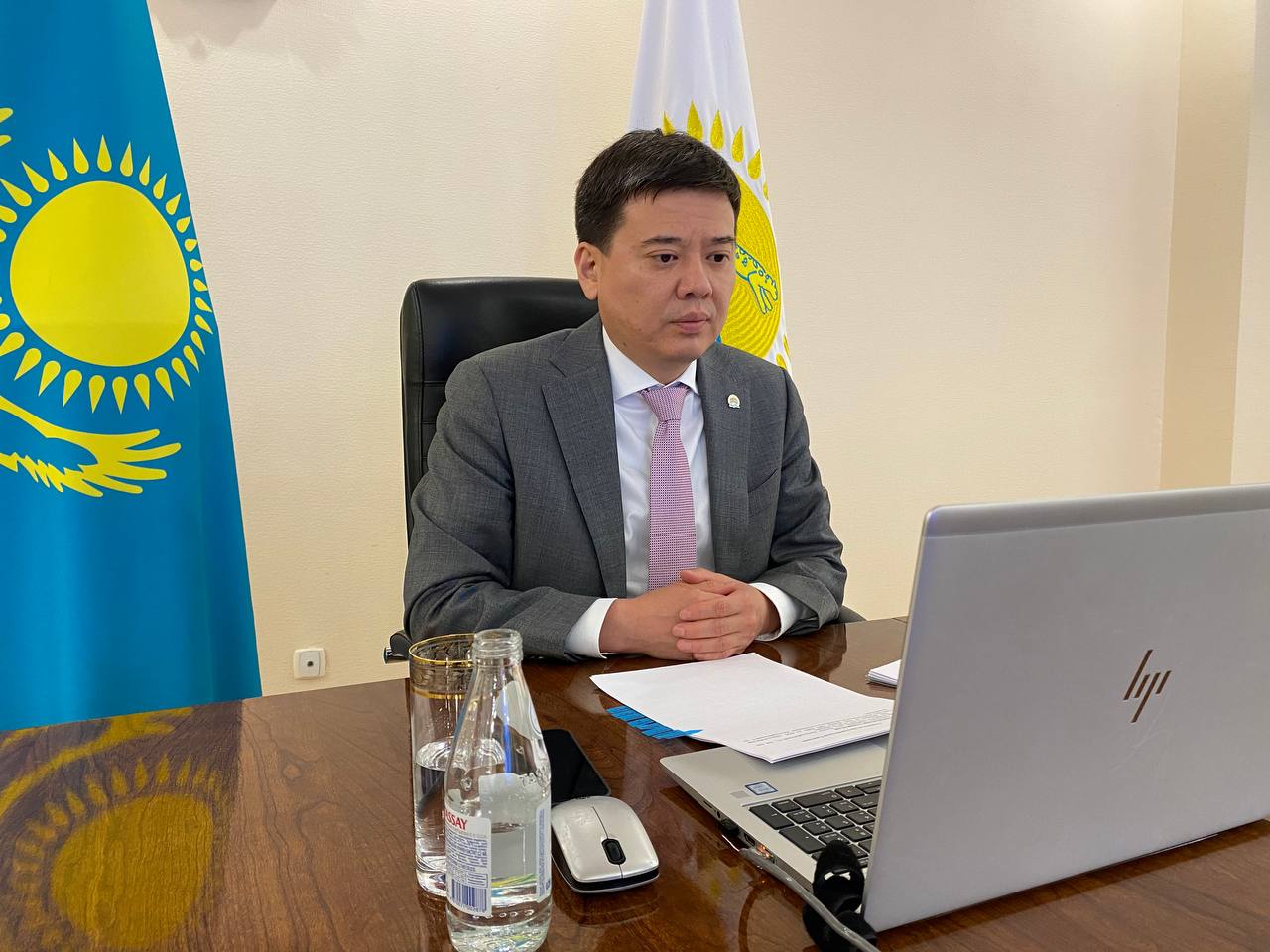 Марат Бекетаев провел прием граждан с Республиканской общественной приемной партии «Nur Otan»